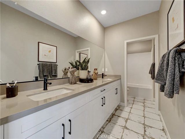 17136 Kent Street, Hesperia, CA 92345