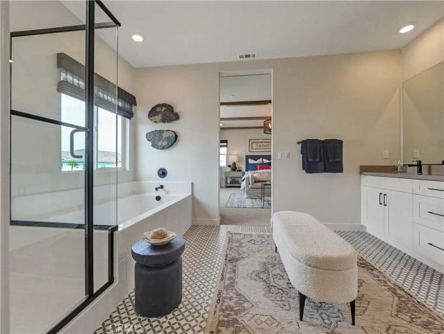 17136 Kent Street, Hesperia, CA 92345