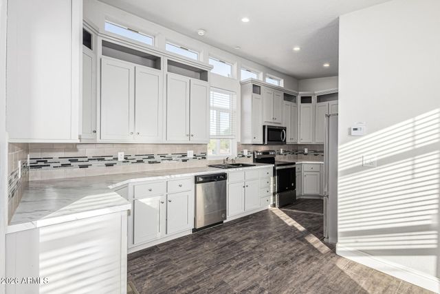 32567 W SANTA CRUZ Avenue, Maricopa, AZ 85138