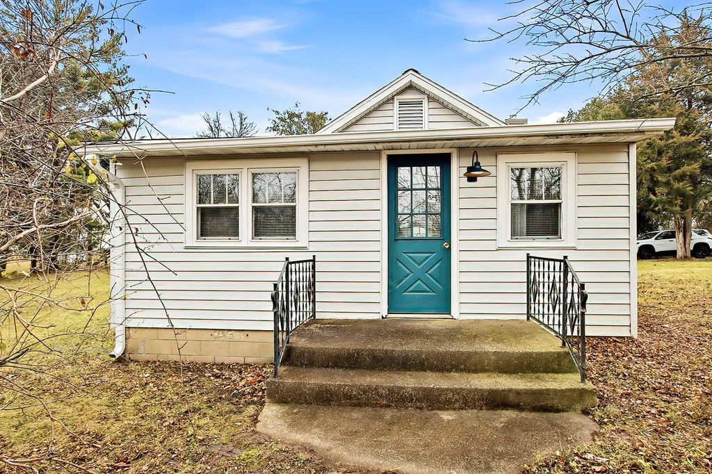 6053 248th AVENUE, Salem, WI 53168