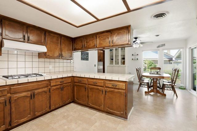 1660 Stabler Ln, Yuba City, CA 95993