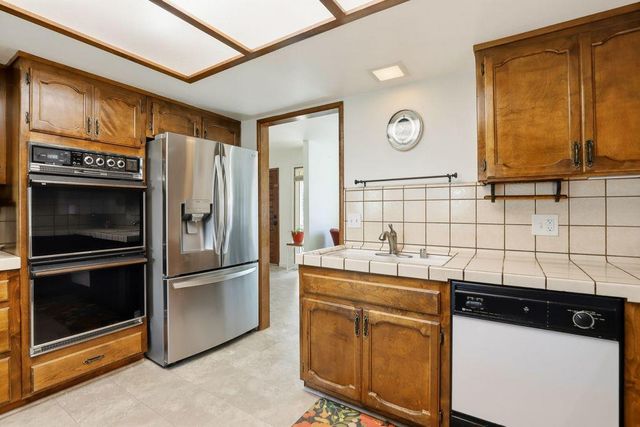 1660 Stabler Ln, Yuba City, CA 95993