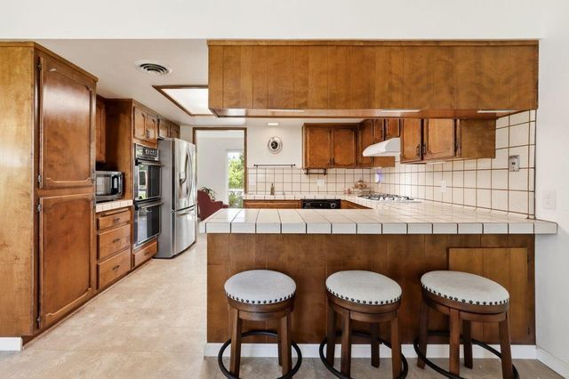 1660 Stabler Ln, Yuba City, CA 95993