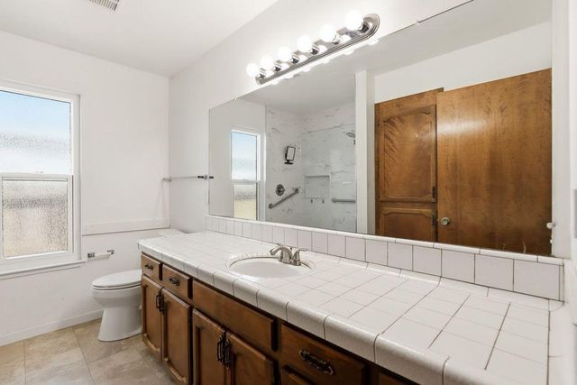 1660 Stabler Ln, Yuba City, CA 95993
