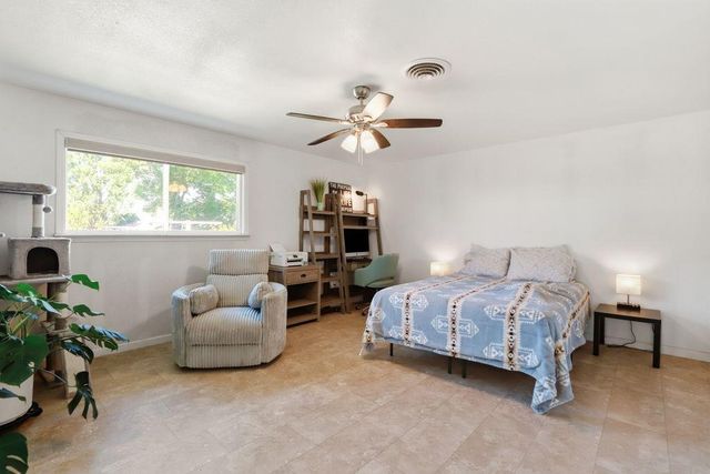 1660 Stabler Ln, Yuba City, CA 95993