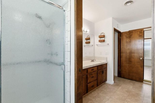 1660 Stabler Ln, Yuba City, CA 95993
