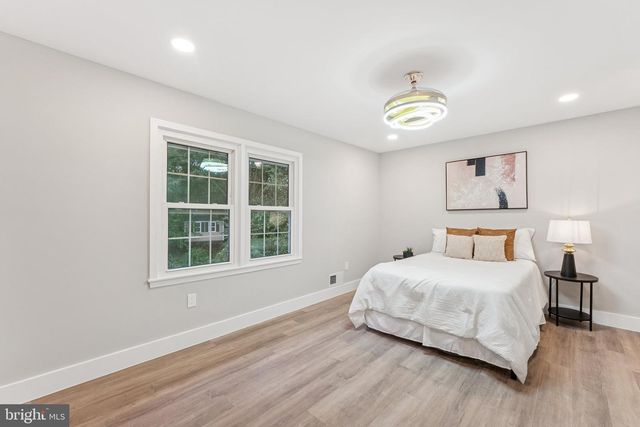 2308 CREEK DR, Alexandria, VA 22308