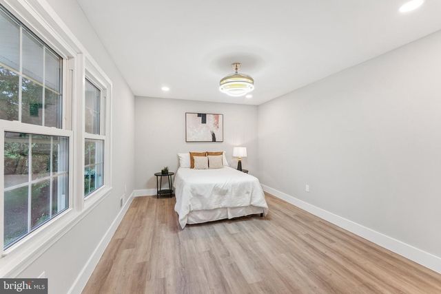 2308 CREEK DR, Alexandria, VA 22308