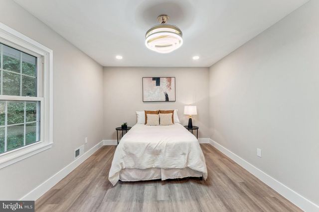 2308 CREEK DR, Alexandria, VA 22308