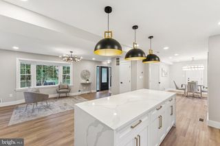 2308 CREEK DR, Alexandria, VA 22308