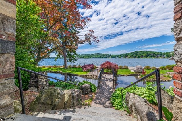 18 Sagamore Trl, Sparta Twp., NJ 07871