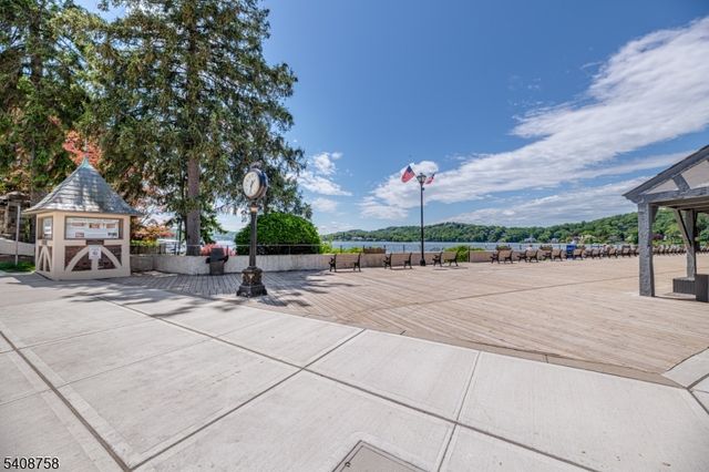 18 Sagamore Trl, Sparta Twp., NJ 07871