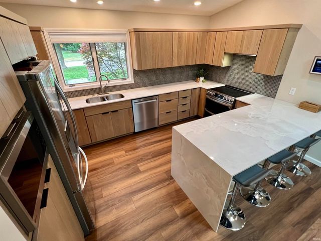54530 Saddlebrook Crossing, Elkhart, IN 46514