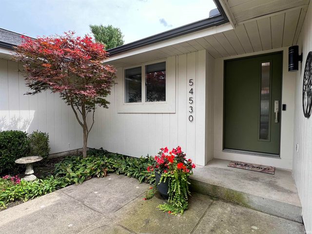 54530 Saddlebrook Crossing, Elkhart, IN 46514
