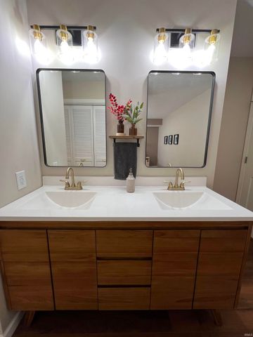 54530 Saddlebrook Crossing, Elkhart, IN 46514