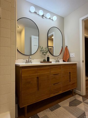 54530 Saddlebrook Crossing, Elkhart, IN 46514