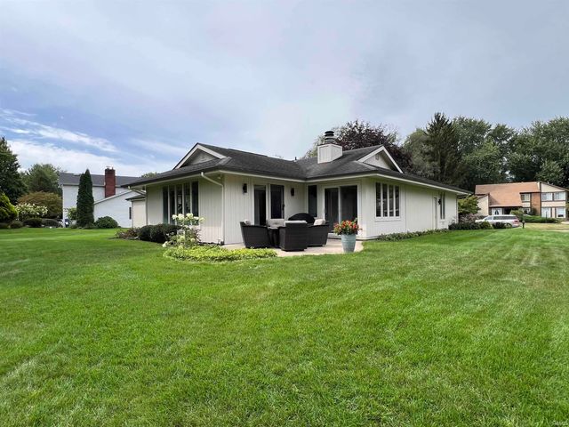 54530 Saddlebrook Crossing, Elkhart, IN 46514