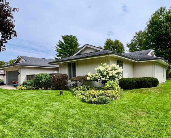54530 Saddlebrook Crossing, Elkhart, IN 46514