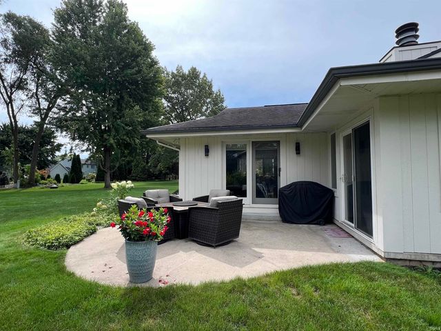 54530 Saddlebrook Crossing, Elkhart, IN 46514