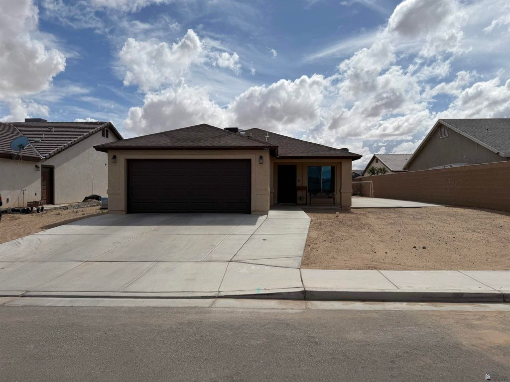 3965 E San Pedro St, San Luis, AZ 85336