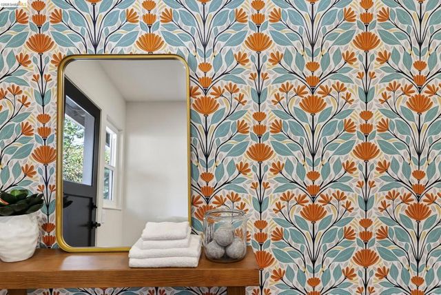 5914 5914 Thornhill Drive, Oakland, CA 94611