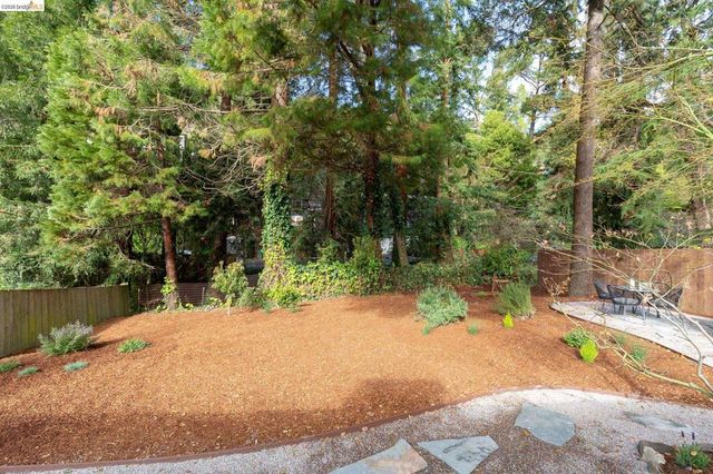 5914 5914 Thornhill Drive, Oakland, CA 94611