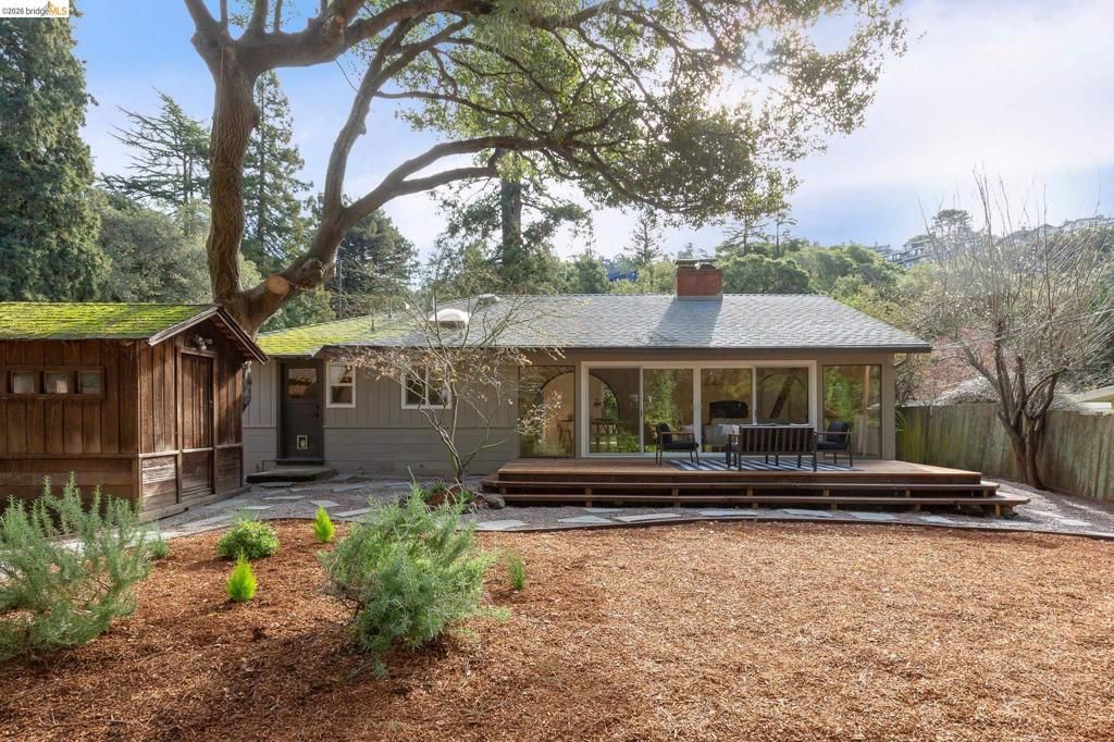 Image 55 of property listing at 5914 5914 Thornhill Drive, Oakland, CA 94611