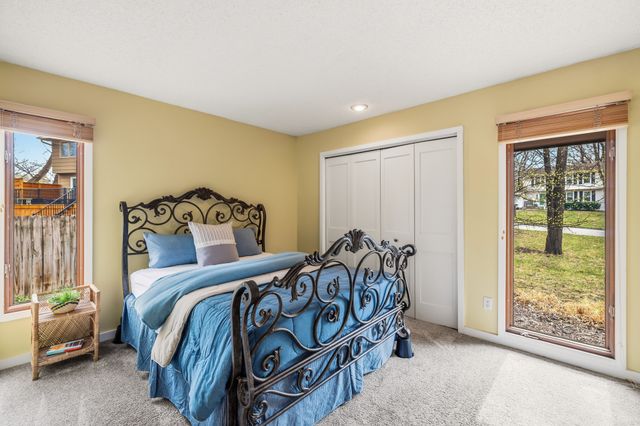 956 55th Street, West Des Moines, IA 50266