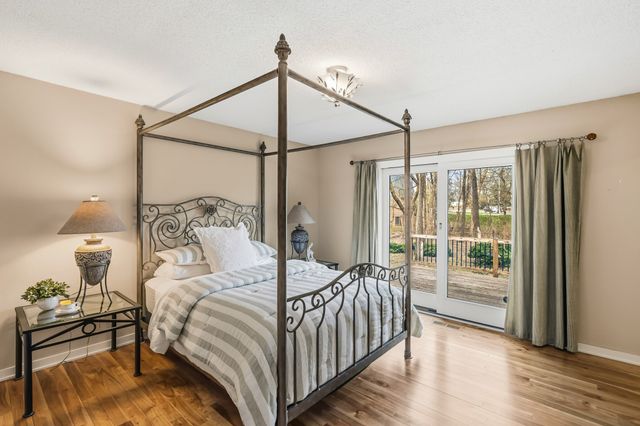 956 55th Street, West Des Moines, IA 50266