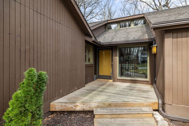 956 55th Street, West Des Moines, IA 50266