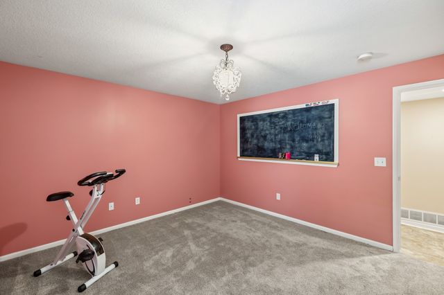 956 55th Street, West Des Moines, IA 50266