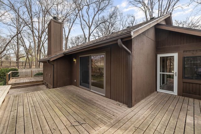 956 55th Street, West Des Moines, IA 50266