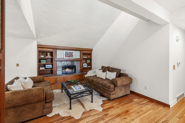 956 55th Street, West Des Moines, IA 50266