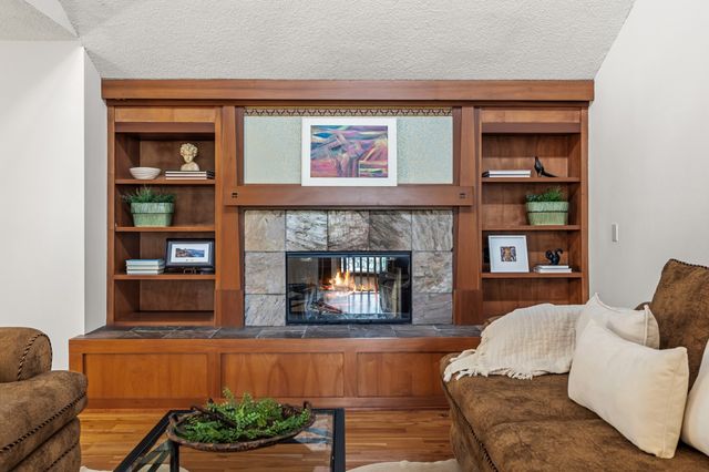 956 55th Street, West Des Moines, IA 50266