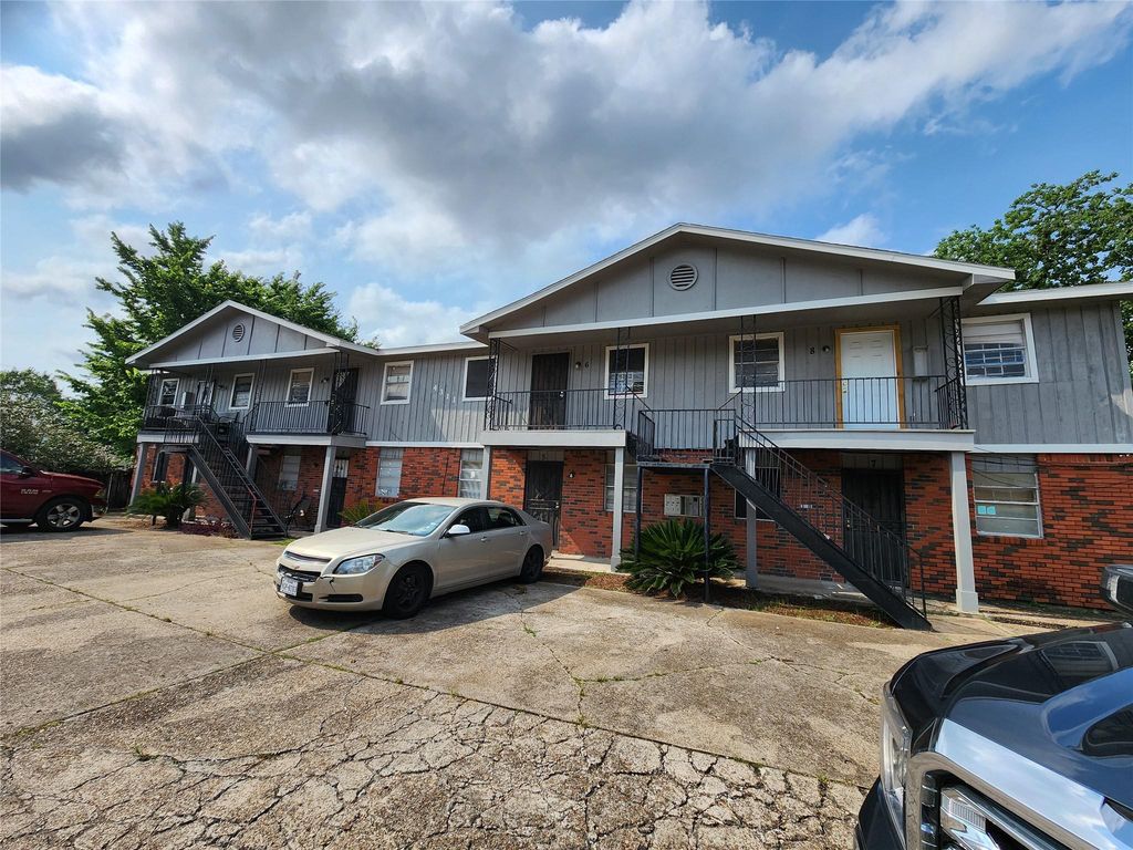 4311 Yellowstone Boulevard 4, Houston, TX 77021