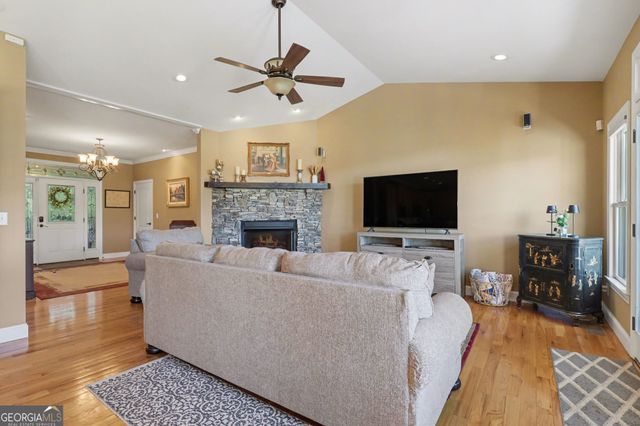 172 Star Mountain Drive, Clayton, GA 30525