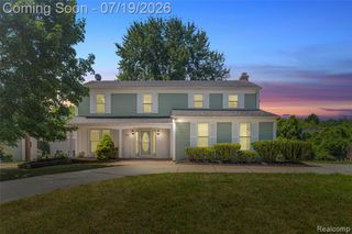 5994 Kingsfield Drive, West Bloomfield, MI 48322