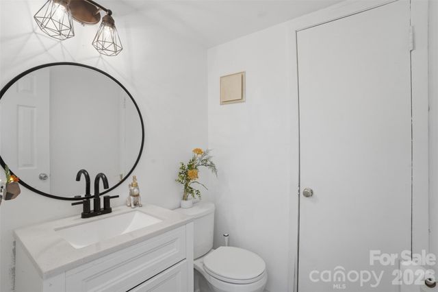 8338 Cricket Lake Drive, Charlotte, NC 28277
