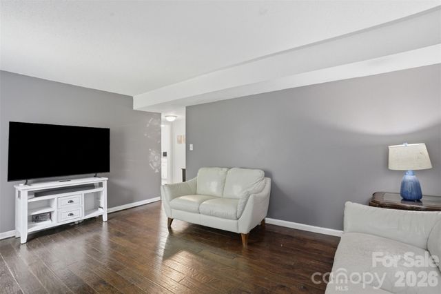 8338 Cricket Lake Drive, Charlotte, NC 28277