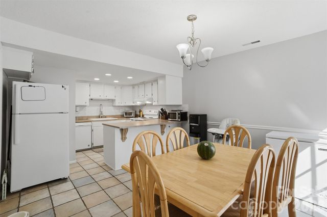 8338 Cricket Lake Drive, Charlotte, NC 28277