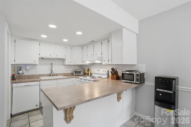8338 Cricket Lake Drive, Charlotte, NC 28277