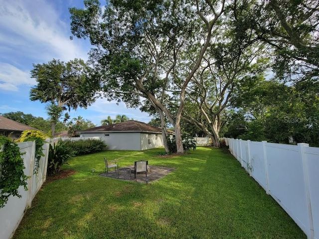 2725 FEIFFER CIRCLE, Sarasota, FL 34235
