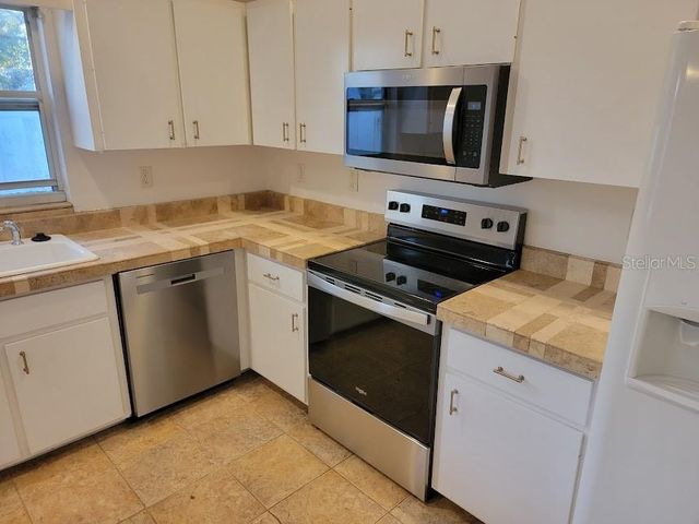 2725 FEIFFER CIRCLE, Sarasota, FL 34235