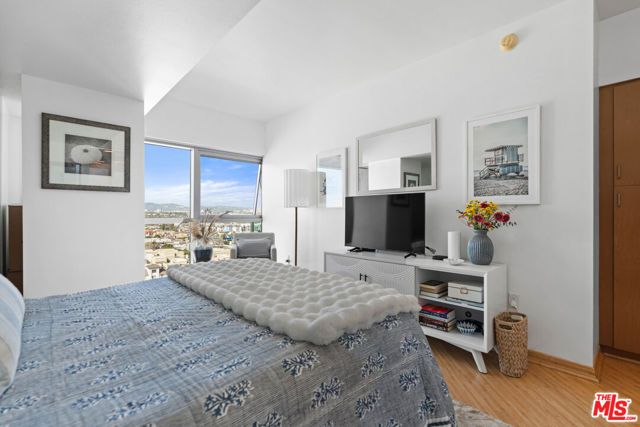13700 Marina Pointe Drive 1423, Marina Del Rey, CA 90292