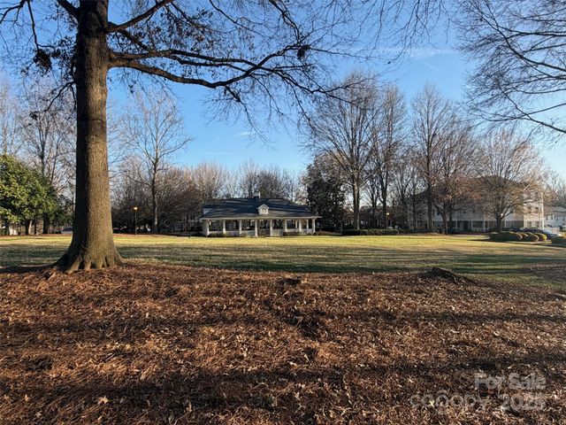 18605 Ruffner Drive 2F, Cornelius, NC 28031