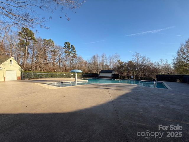 18605 Ruffner Drive 2F, Cornelius, NC 28031