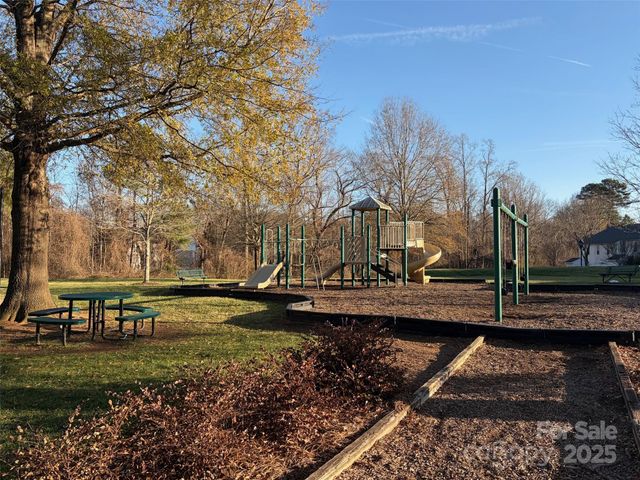 18605 Ruffner Drive 2F, Cornelius, NC 28031