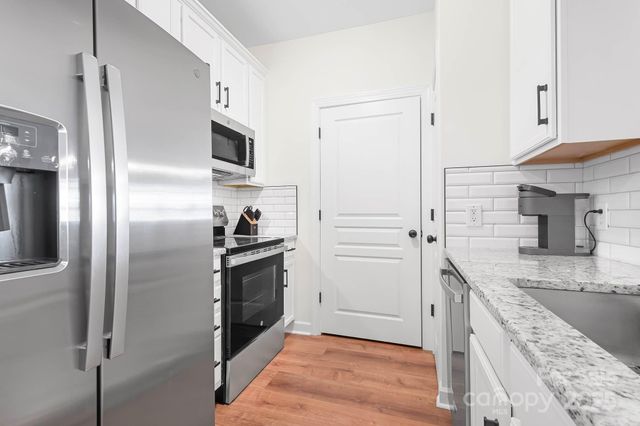 18605 Ruffner Drive 2F, Cornelius, NC 28031