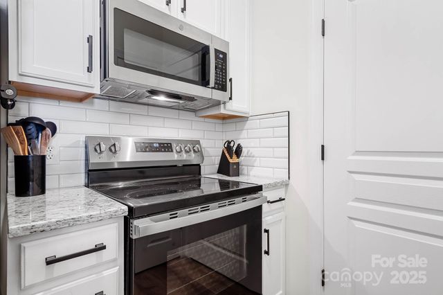 18605 Ruffner Drive 2F, Cornelius, NC 28031