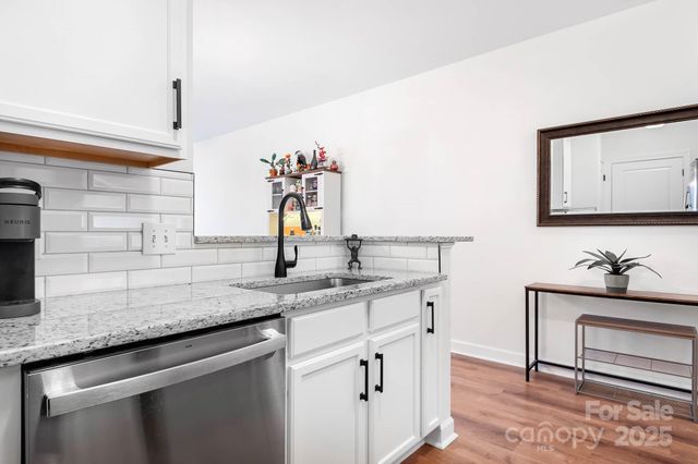 18605 Ruffner Drive 2F, Cornelius, NC 28031